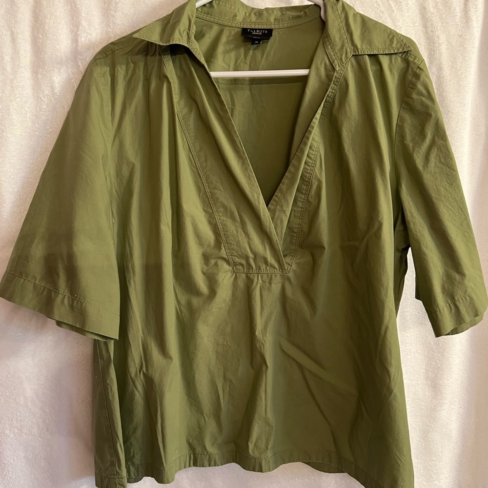 EUC Talbots stretch blouse size 18